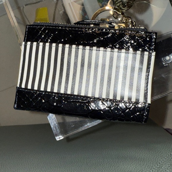 Henri Bendel Black and White Striped Wallet - Picture 6 of 6